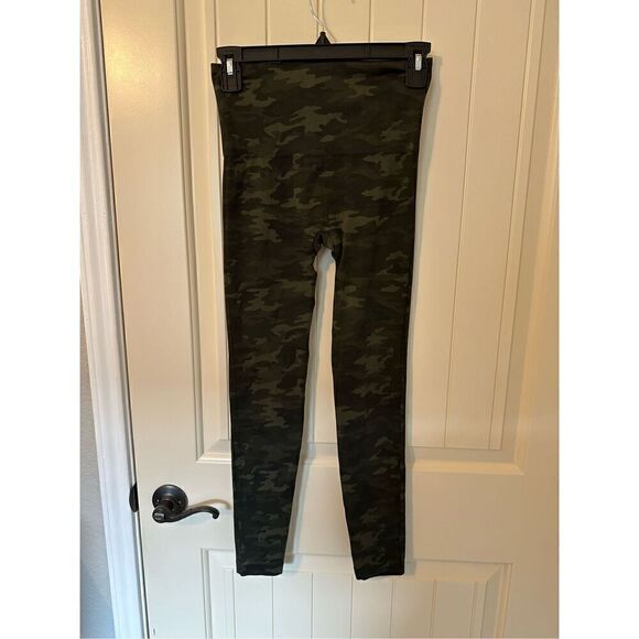 Spanx Seamless Camouflage High Waisted Leggings Size S - Picture 3 of 7